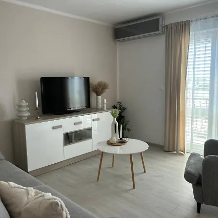 One Apartment Split